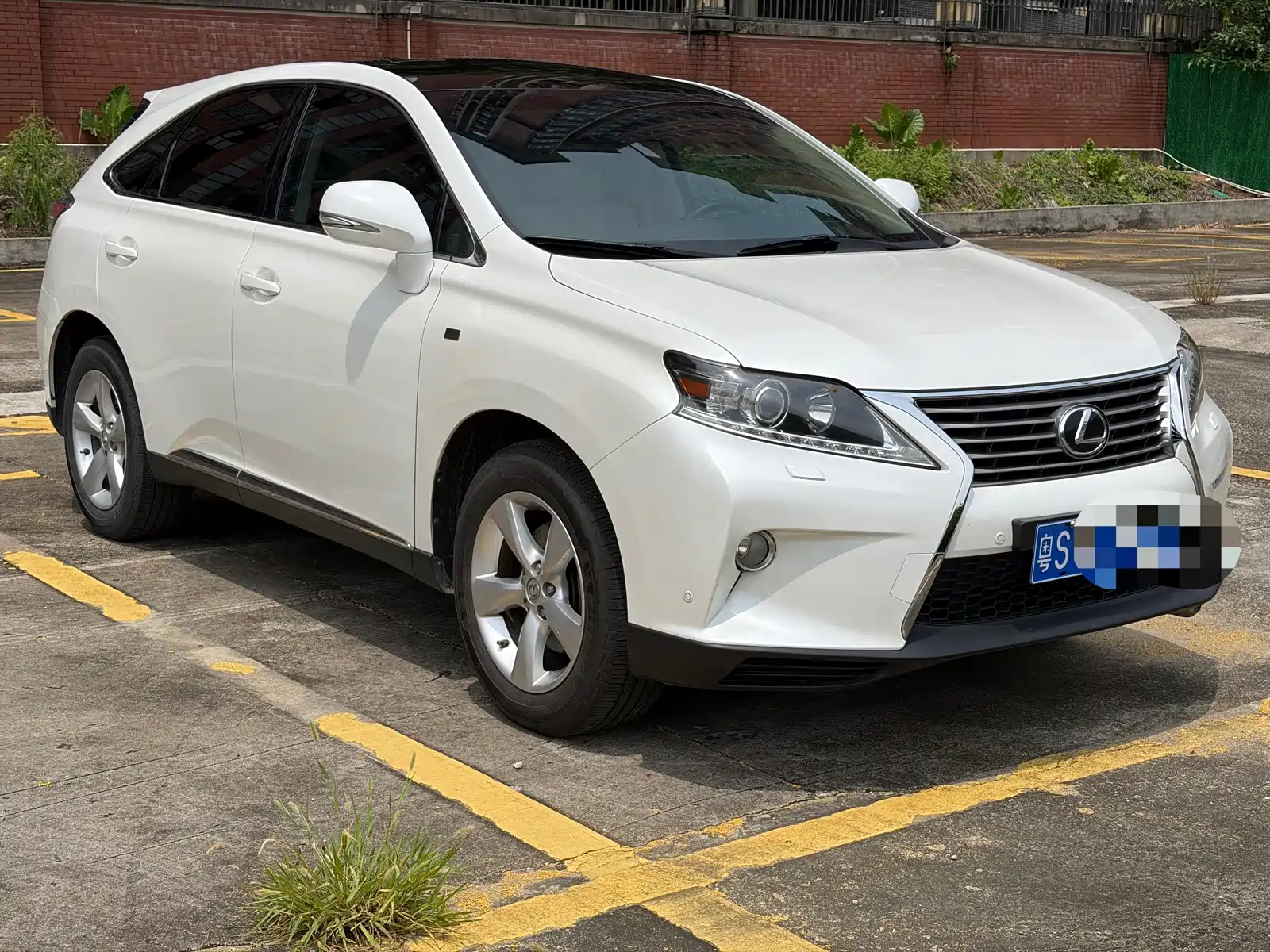 Photo 3 - Lexus RX Classic