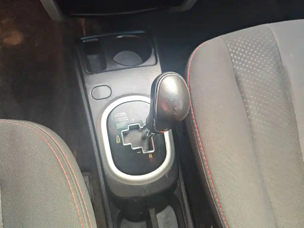 Changan CX20 2016 2014 1.4L IMT Sunroof Navigation Edition (China V)