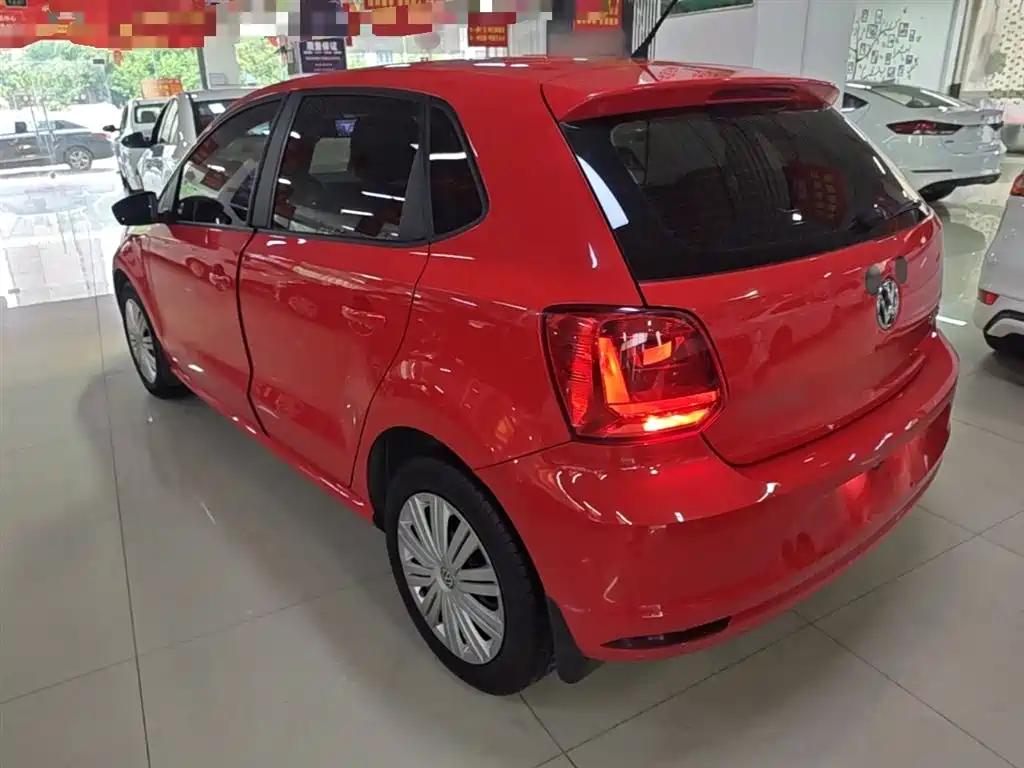Volkswagen Polo 2016 1.6L Automatic Comfort фото 5