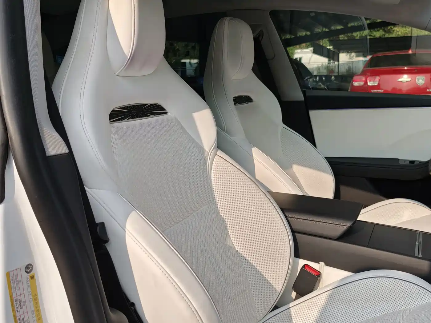 Фото 20 - Tesla Model 3