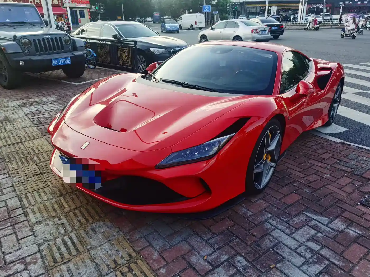 FERRARI F8 2023