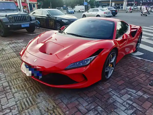 FERRARI F8 2023