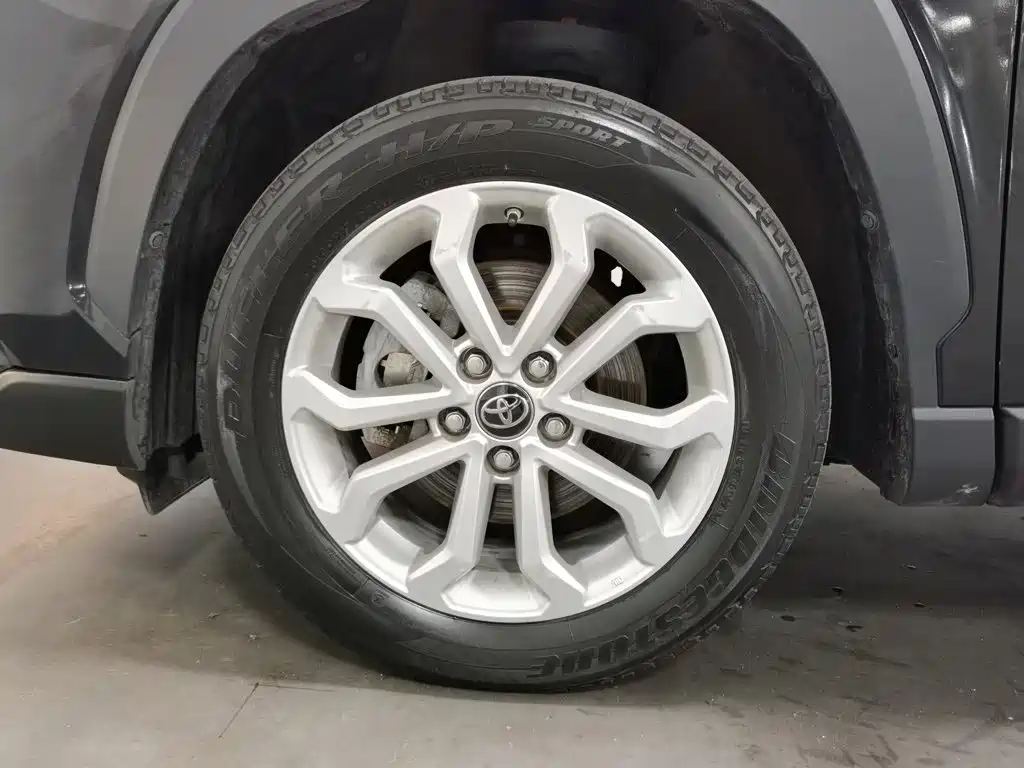 Photo 17 - Toyota Frontlander
