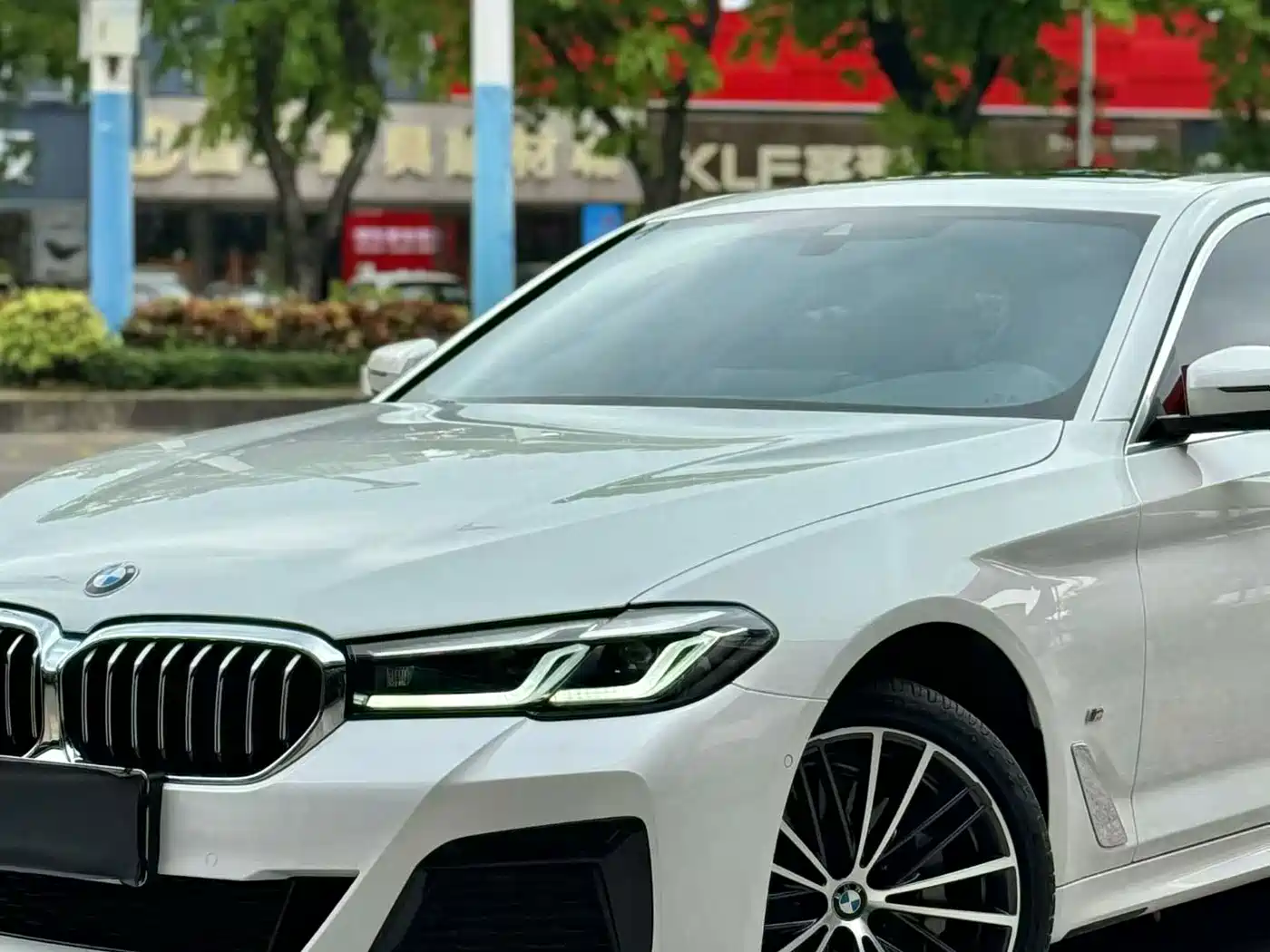 BMW 5 SERIES