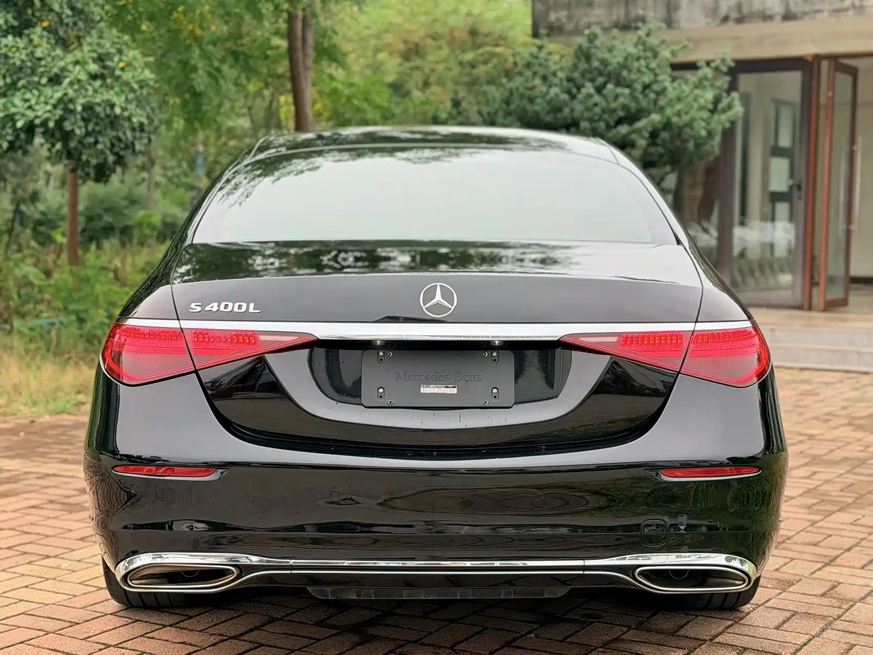 Photo 8 - Mercedes-Benz S-Class
