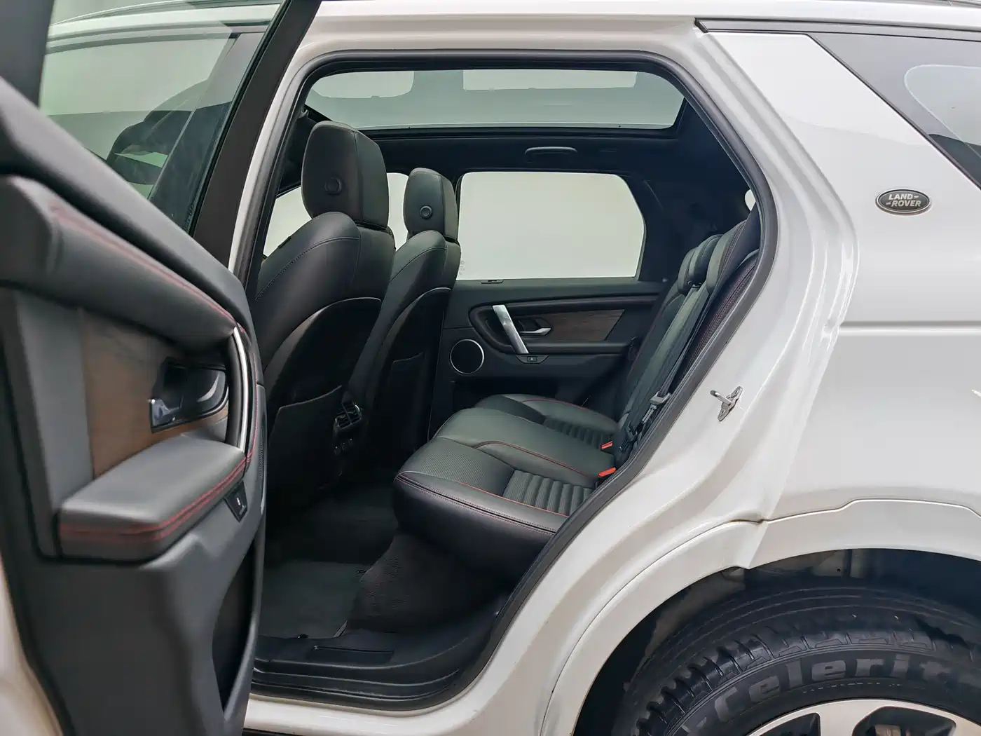 Land Rover Discovery Sport 2021 249PS R-Dynamic S Performance Edition фото 18
