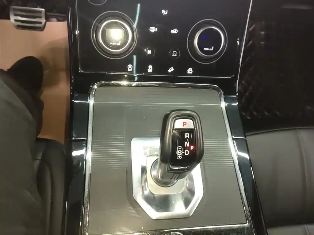 Land Rover Range Rover Evoque 2020 249PS R-DYNAMIC S Sport Edition фото 12