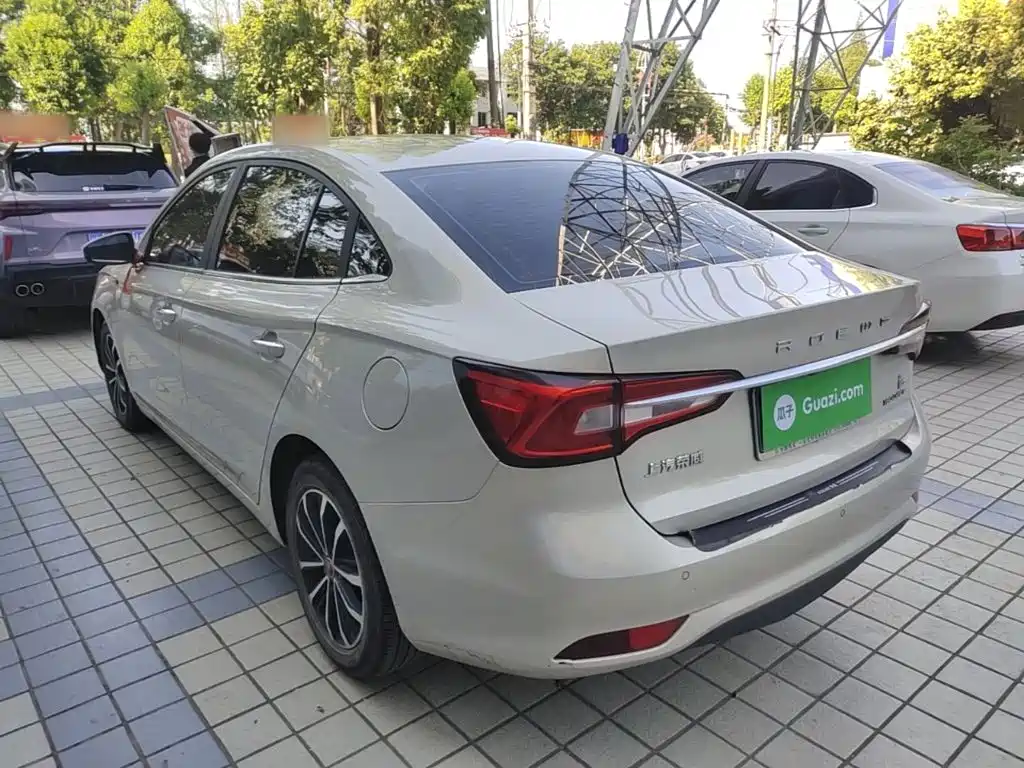 Фото 5 - Roewe i5
