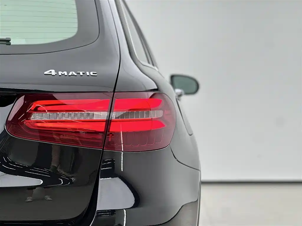 Mercedes-Benz GLC 2018 GLC 260 4MATIC Luxury фото 16