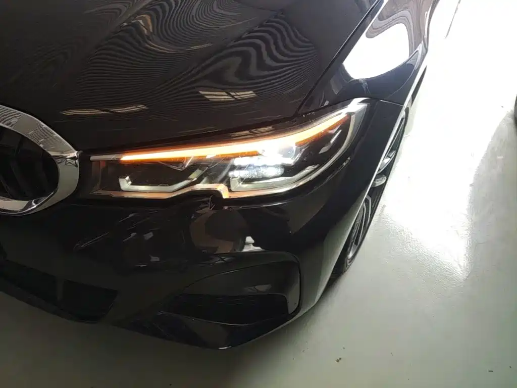 Фото 24 - BMW 3 Series