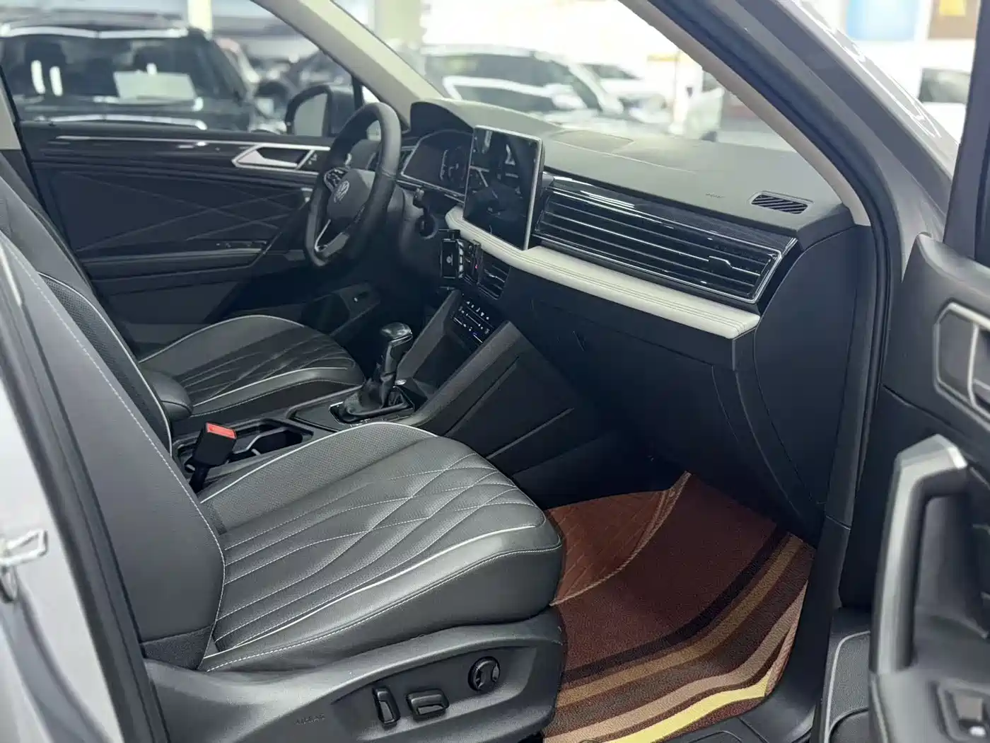 Volkswagen Tiguan L 2022 330TSI Automatic 2WD Smart Edition фото 13