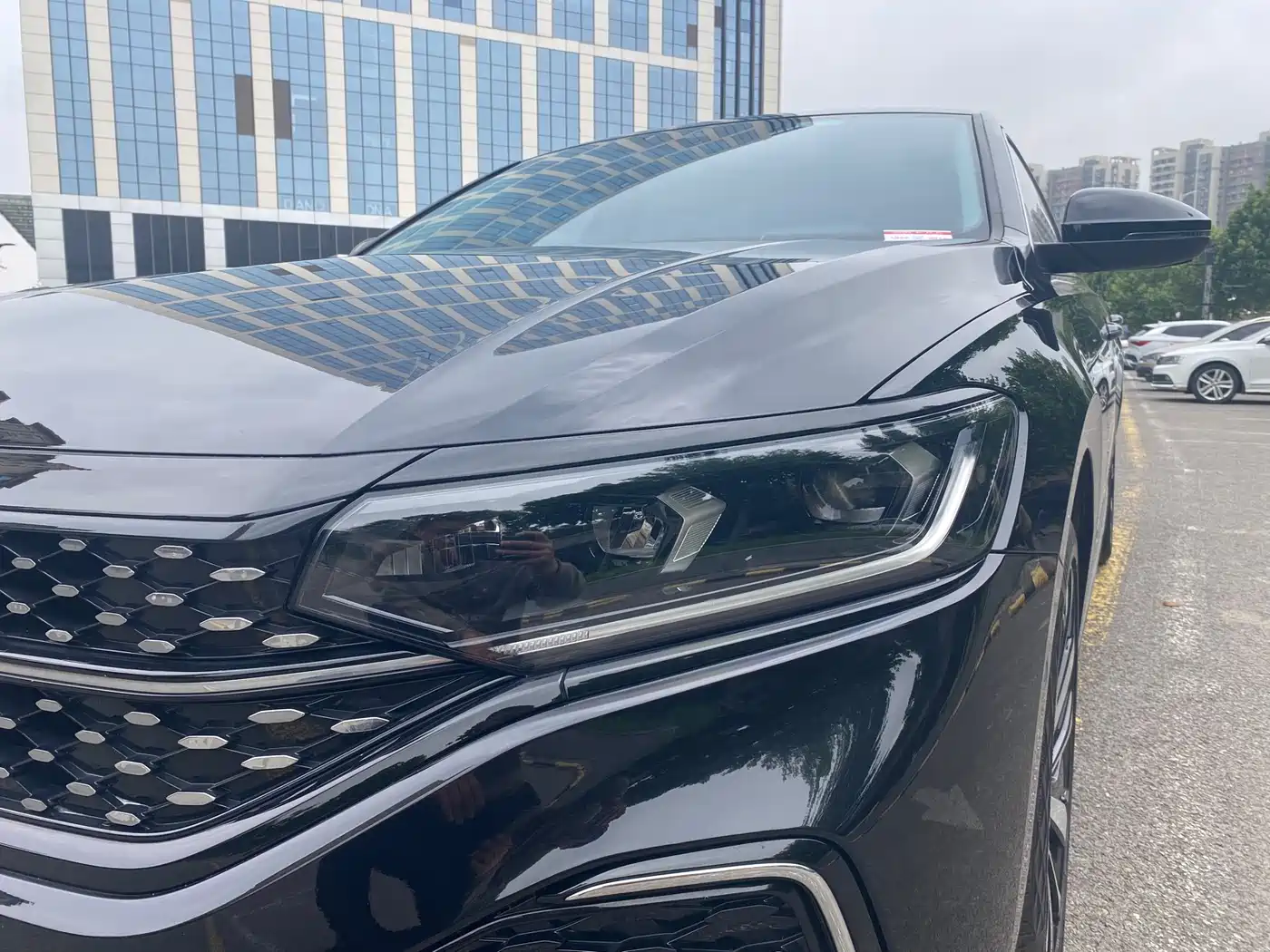 Volkswagen Passat 2022 330TSI Starlight Luxury Edition фото 18