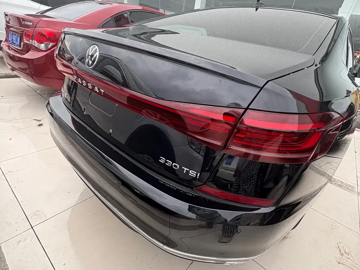 Photo 15 - Volkswagen Passat