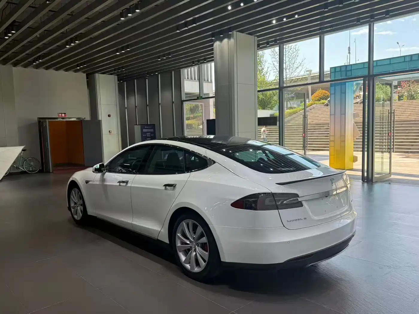 Tesla Model S 2014 2014 Model S P85