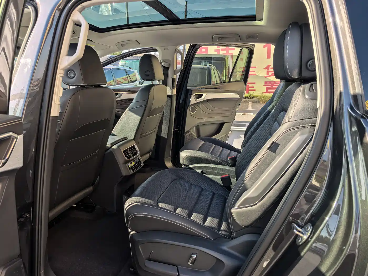 Volkswagen Talagon 2022 380TSI 4WD R-Line Explorer Edition 6-seater фото 10