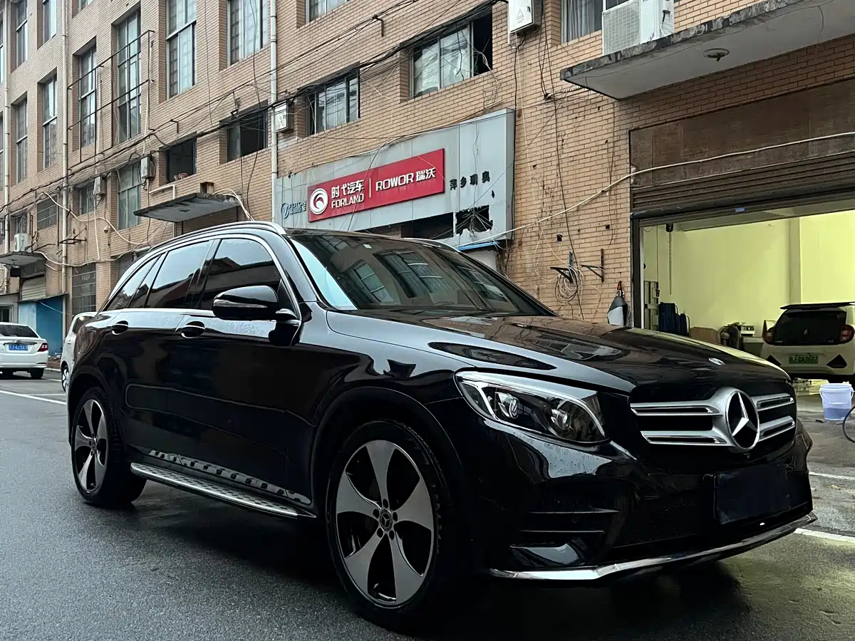Mercedes-Benz GLC 2018 Facelift GLC 300 4MATIC Dynamic фото 2