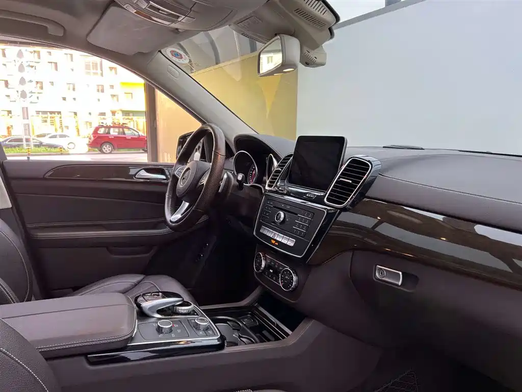 Mercedes-Benz GLS 2018 Facelift GLS 400 4MATIC Sport фото 18