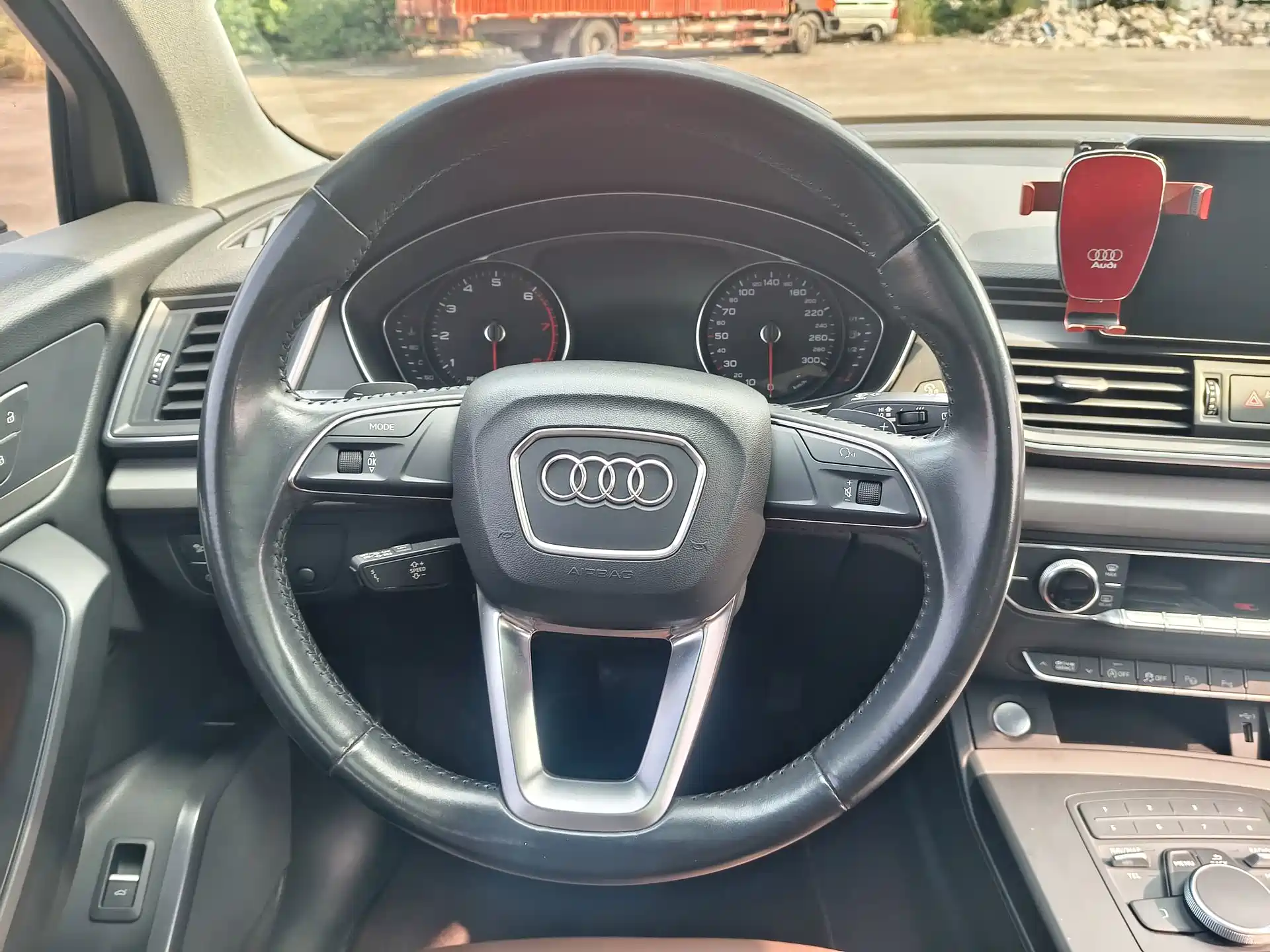 Photo 15 - Audi Q5L