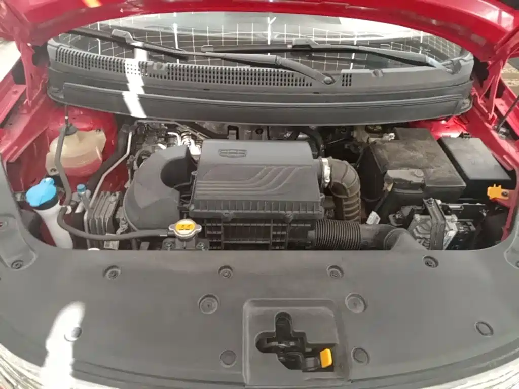 Фото 20 - Geely Vision X3