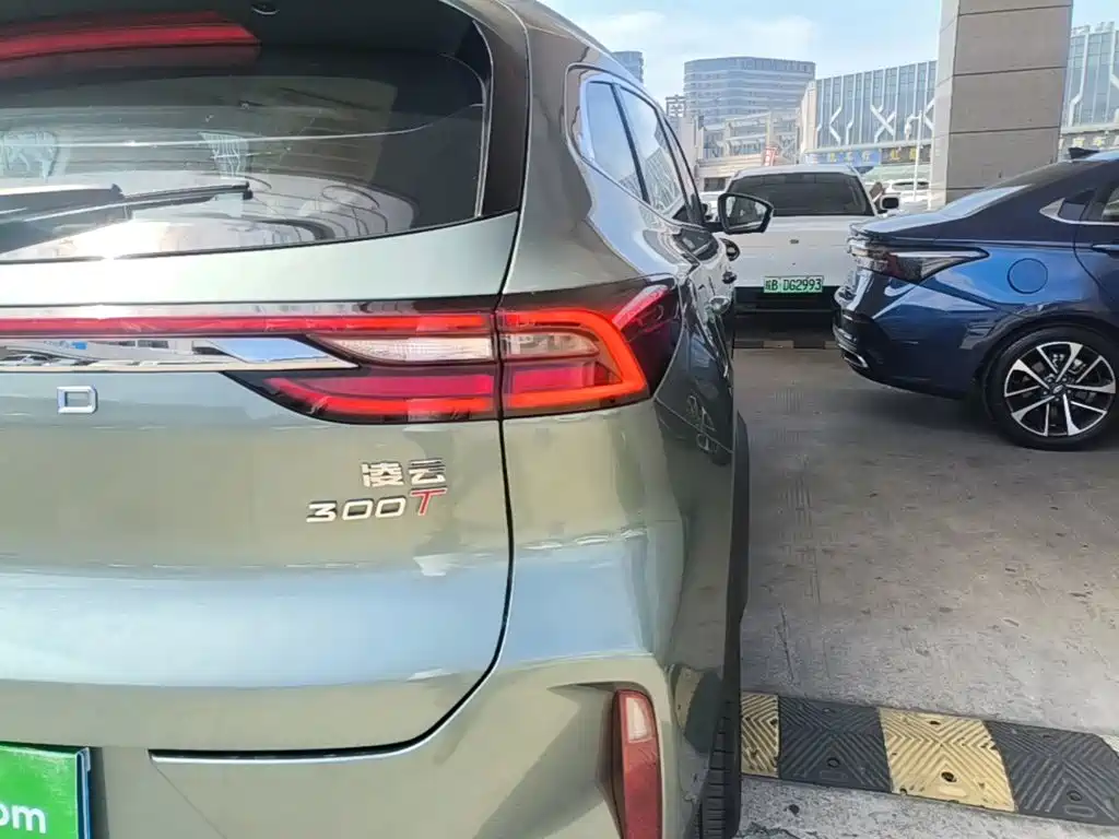 Exeed Lingyun 2023 2024 300T 2WD Starlight Edition