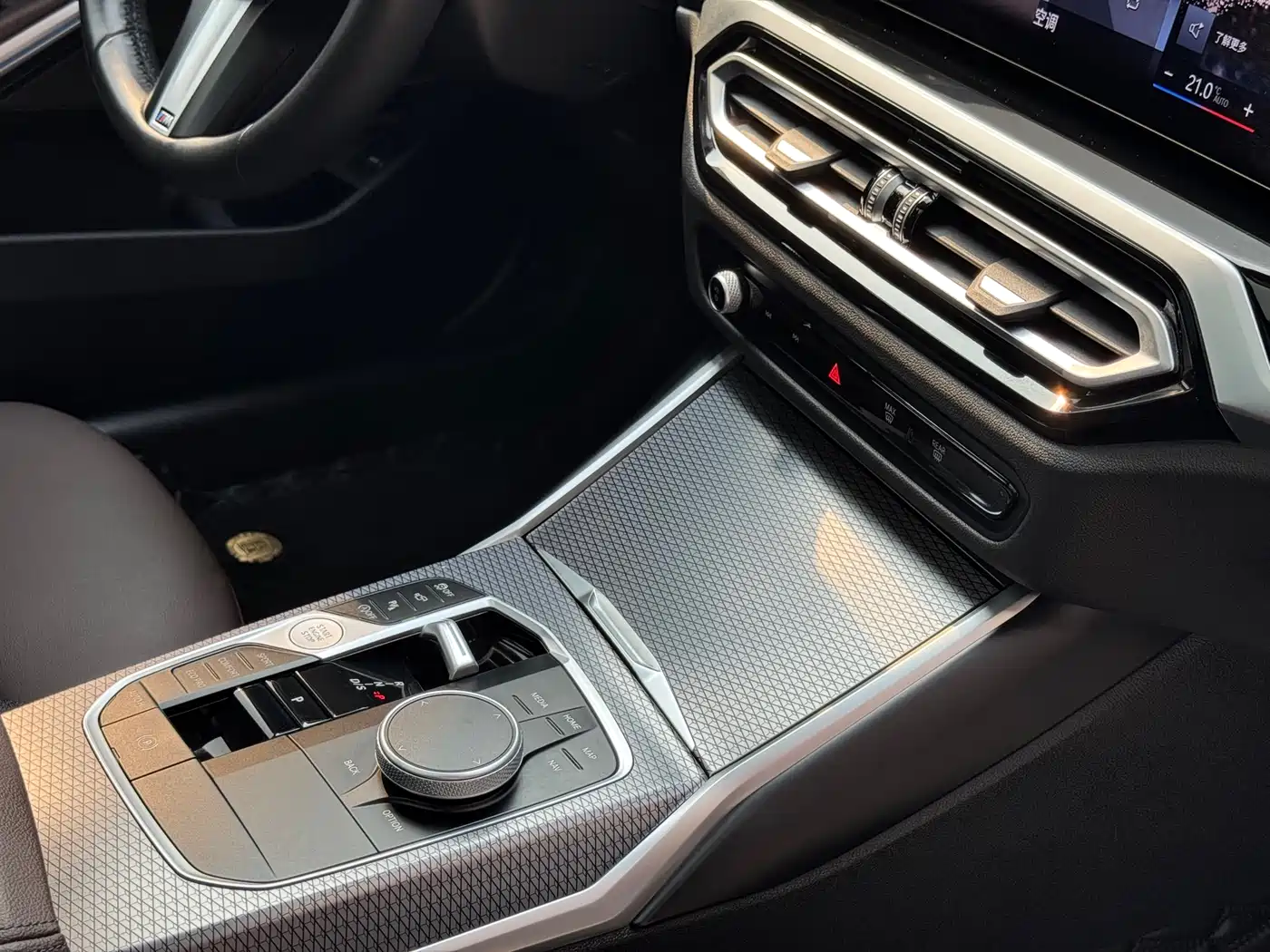 BMW 3 Series 2023 325Li M Sport Black Night Package фото 19