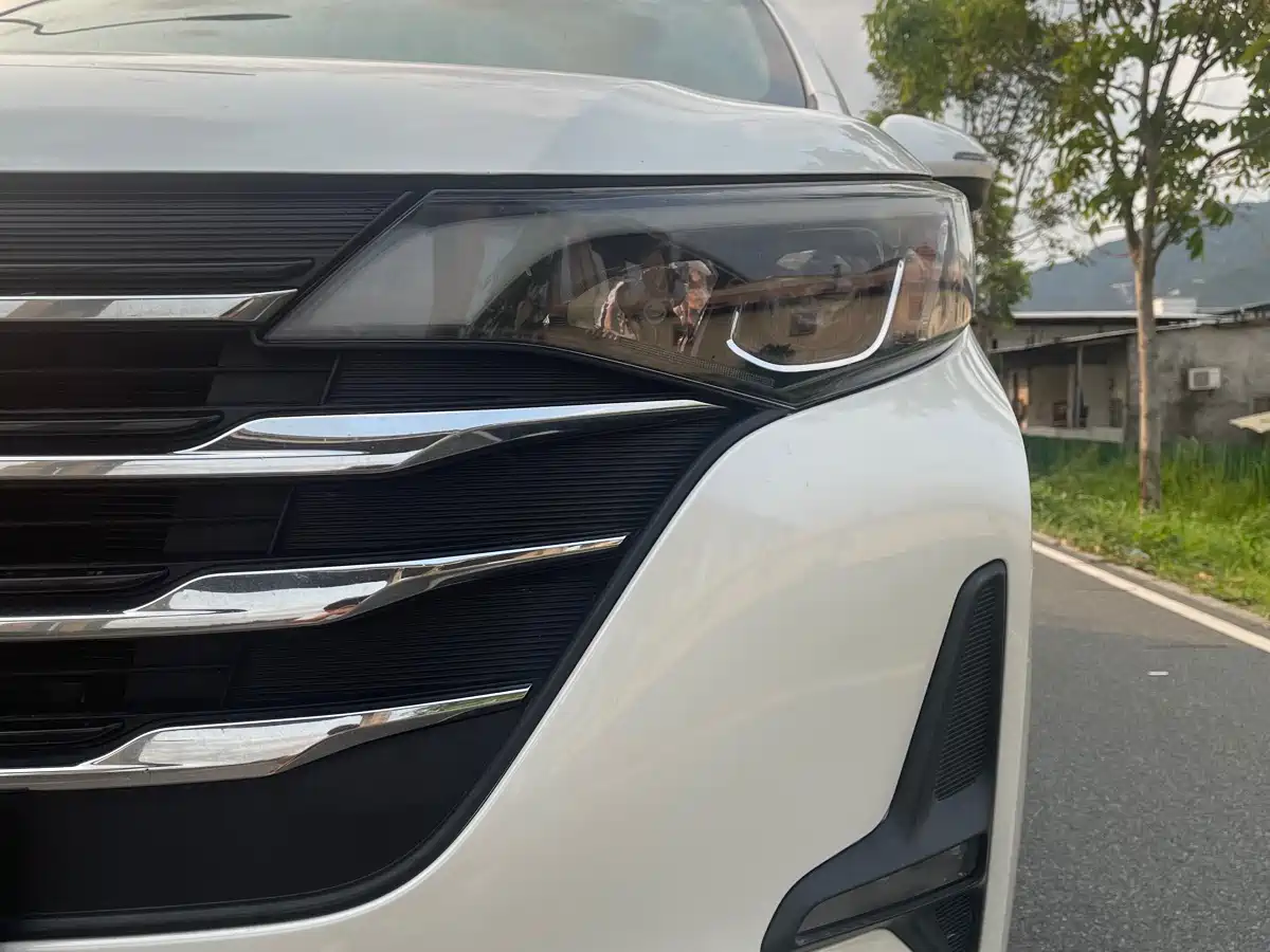 GAC Trumpchi Trumpchi M6 2019 270T DCT Luxury Edition (7-seater) (China VI) фото 16