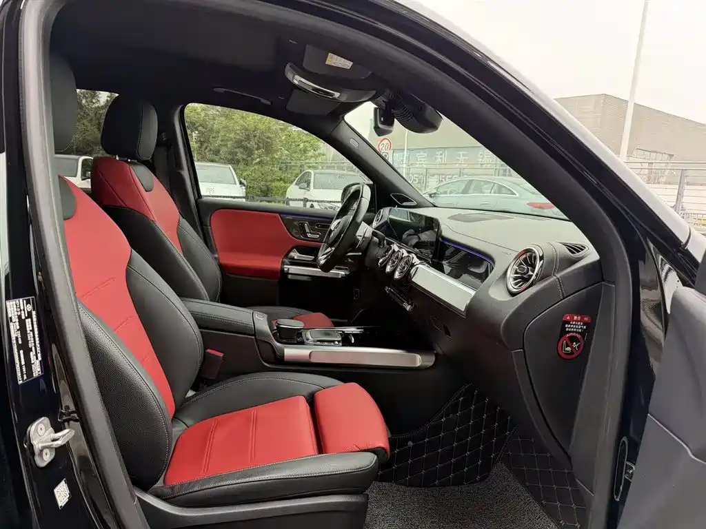 MERCEDES-BENZ GLB AMG