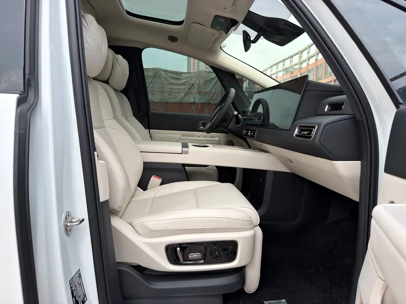 Li Auto MEGA 2026 2025 Model Home Family Special Edition