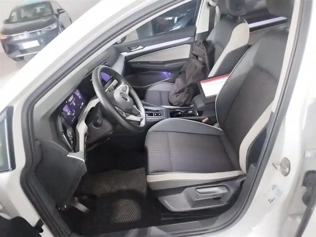 Volkswagen Golf 2023 Facelift 280TSI DSG Pro фото 15