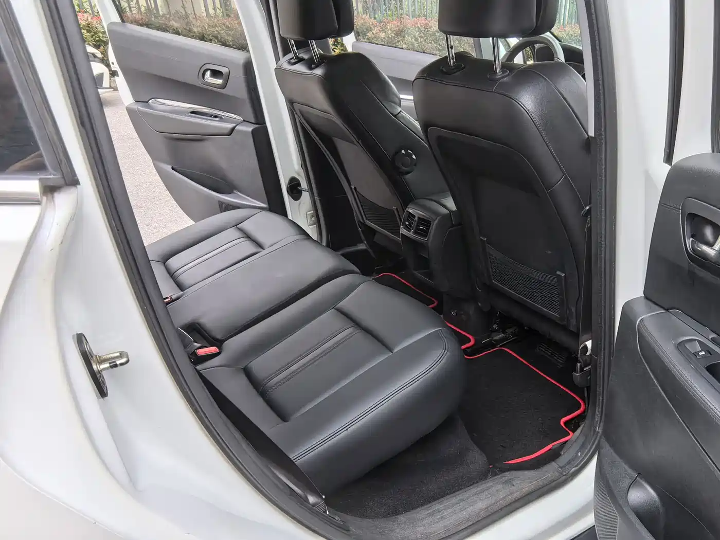 Peugeot 3008 2015 2.0L Automatic Trend Edition фото 14