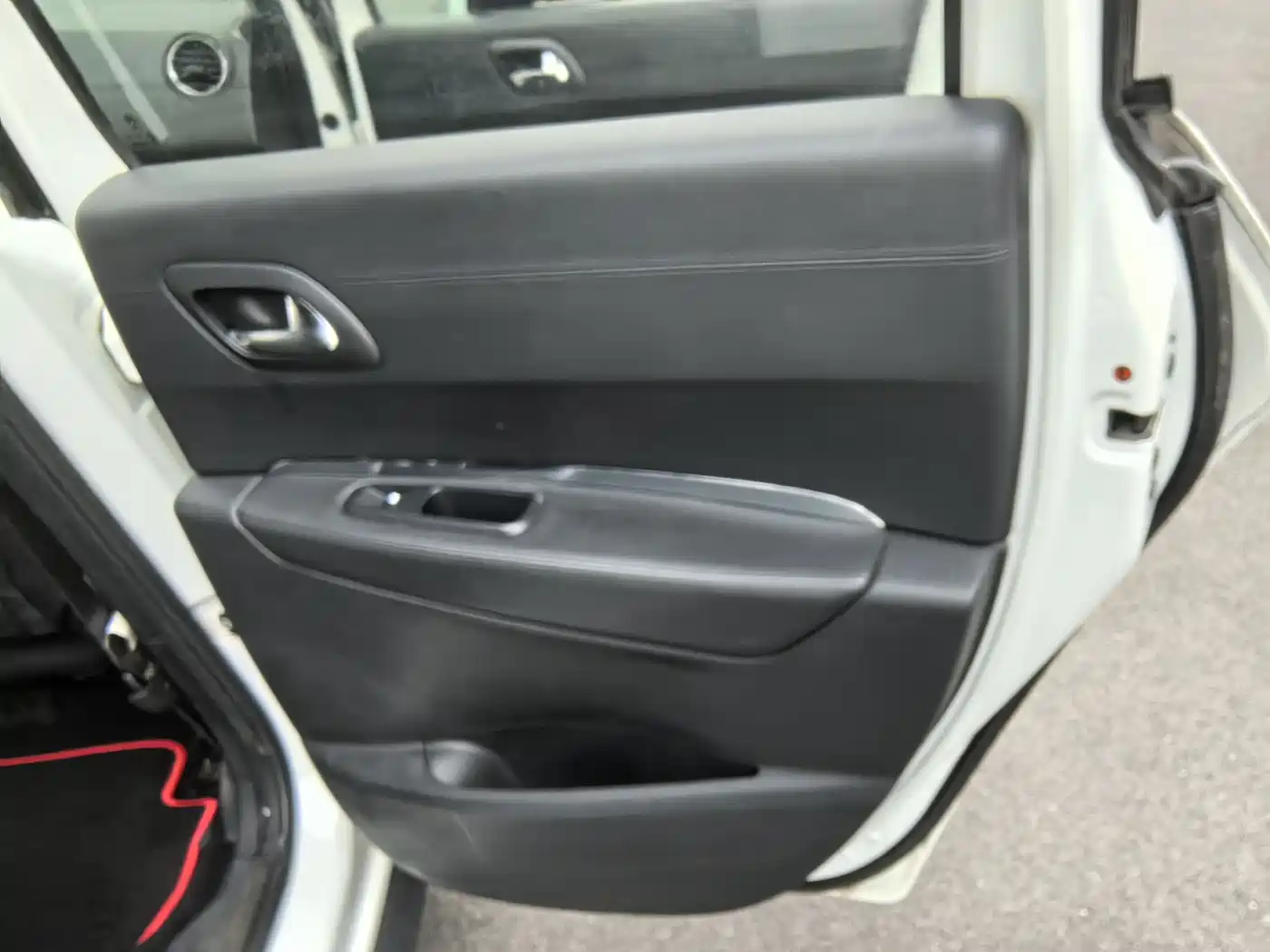 Peugeot 3008 2015 2.0L Automatic Trend Edition фото 15