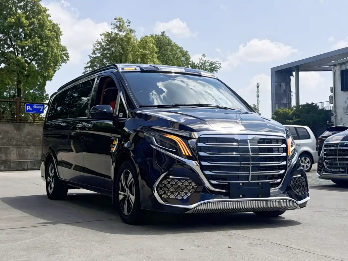 Mercedes-Benz Vito 2024 2.0T Business 7-Seater фото 3