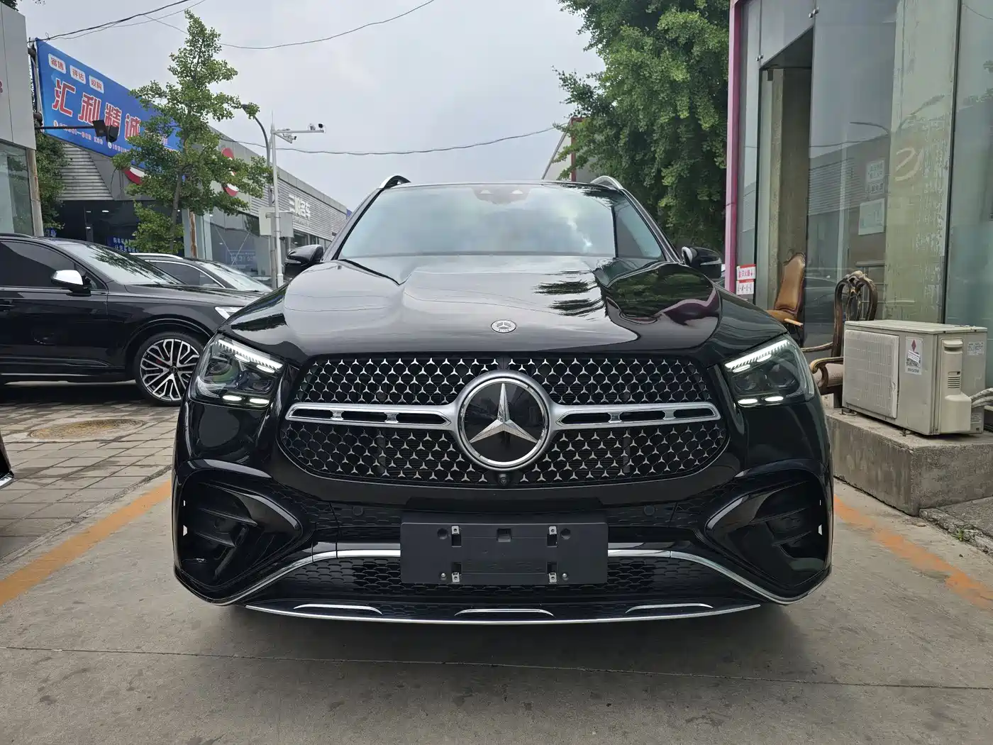 Mercedes-Benz GLE 2024 GLE 450 4MATIC Luxury фото 2