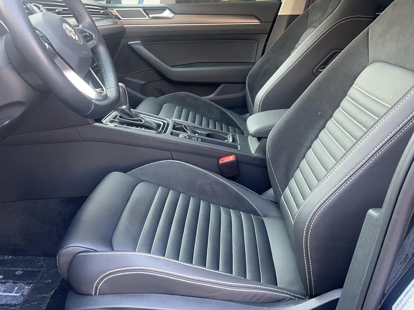 Volkswagen Magotan 2020 330TSI DSG Leading фото 18