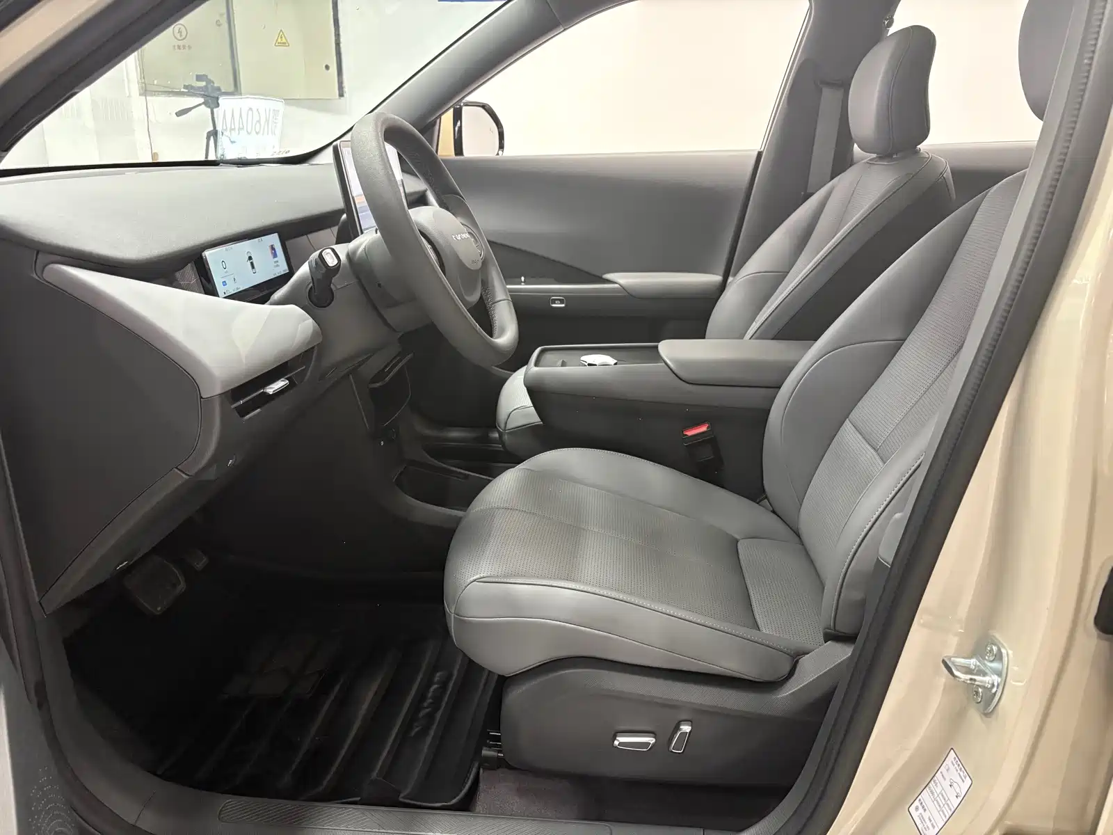 Photo 7 - Dongfeng Yipai Nano 06