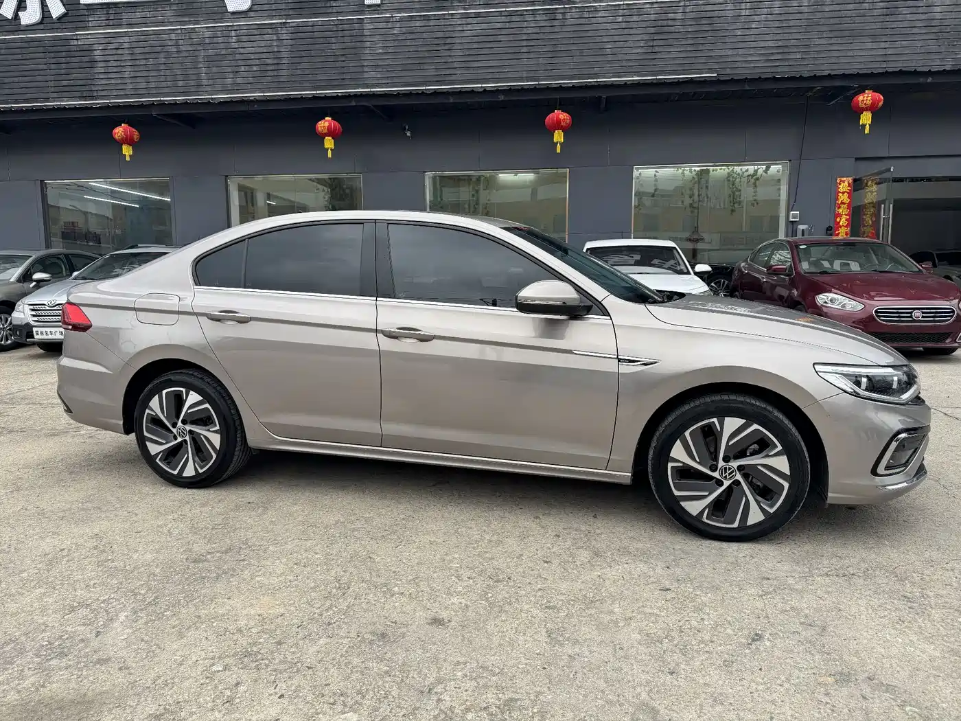 Volkswagen Bora 2023 300TSI DSG Premium Edition фото 4