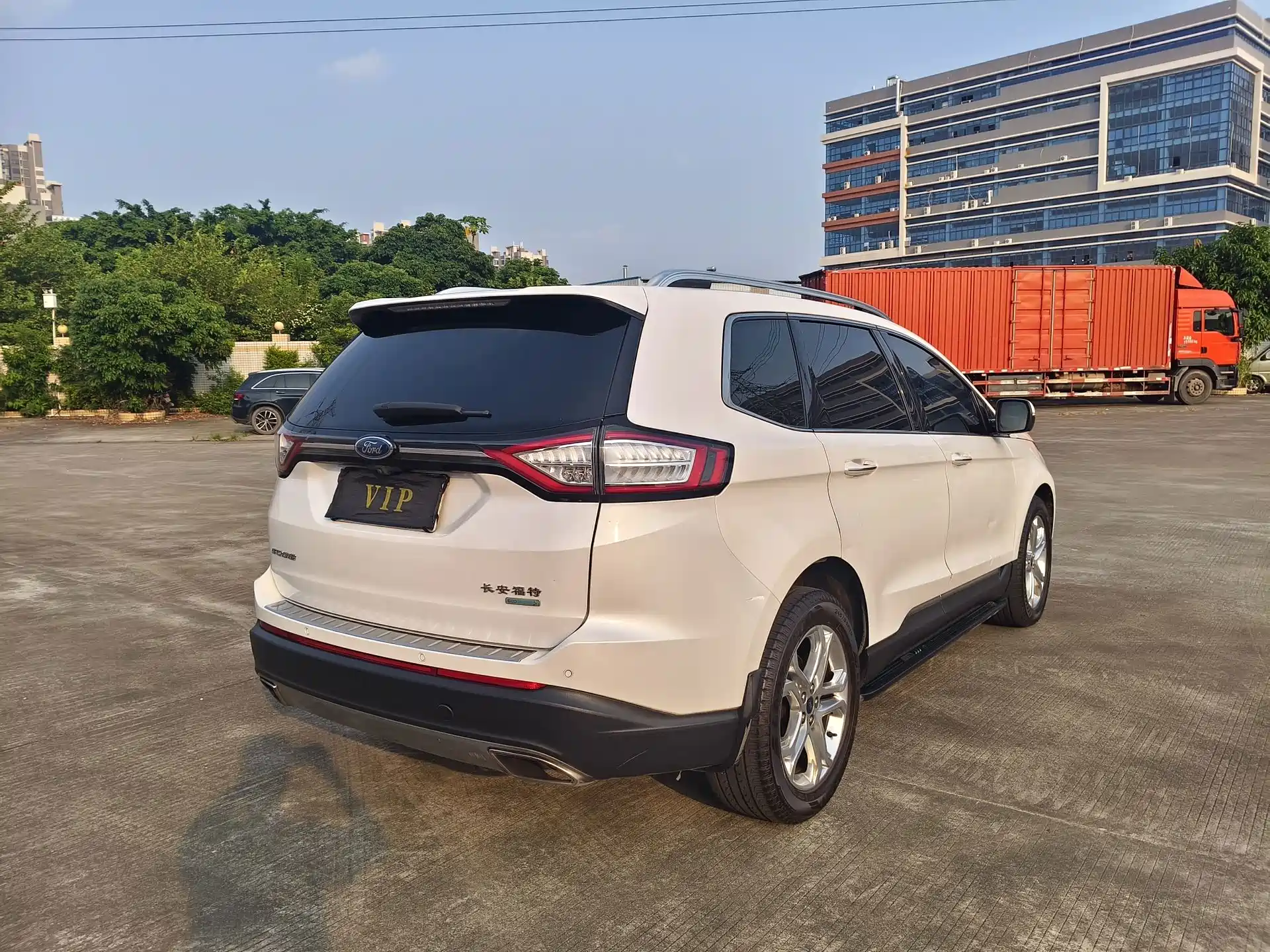 Фото 6 - Ford Edge