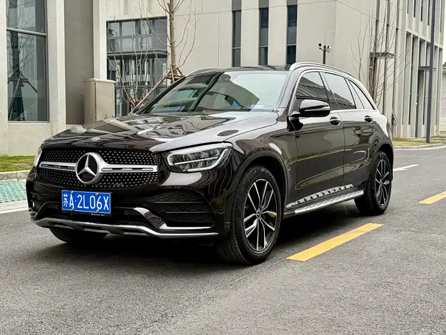 MERCEDES-BENZ GLC