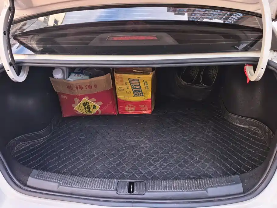 Фото 4 - Roewe i5