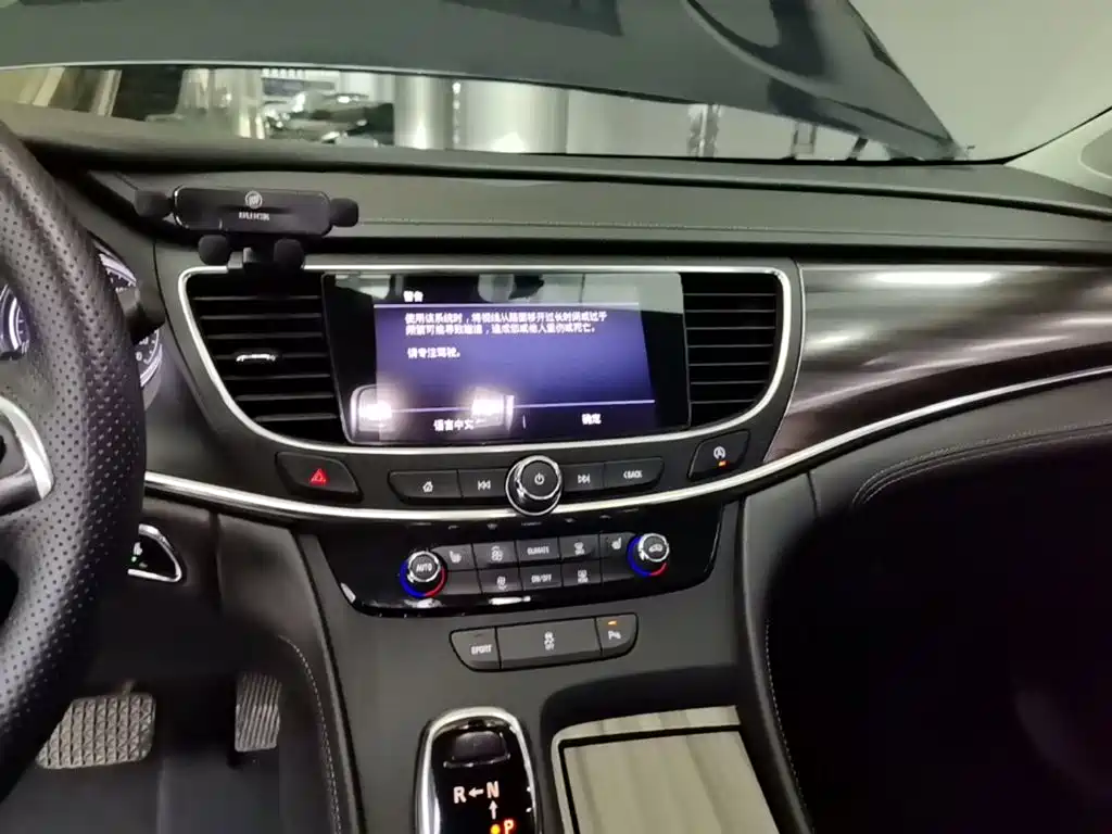 Photo 13 - Buick LaCrosse