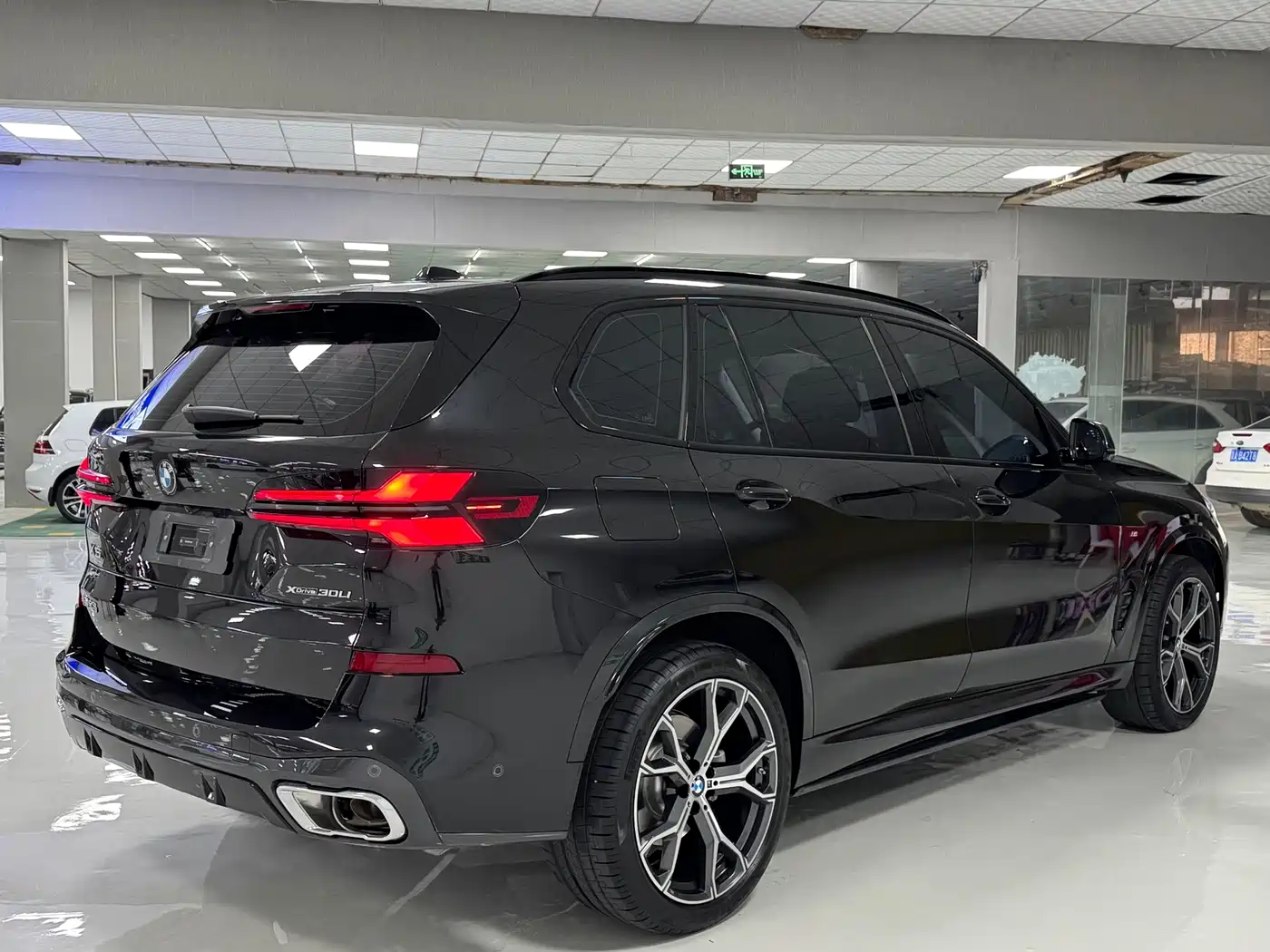 BMW X5 2026 2026 xDrive 30Li Luxury M Sport Night Edition Package