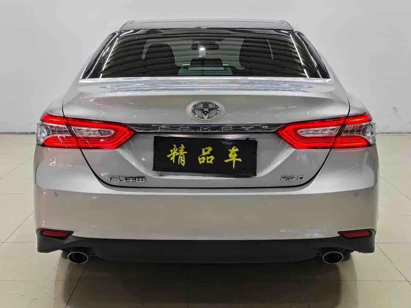 Фото 8 - Toyota Camry