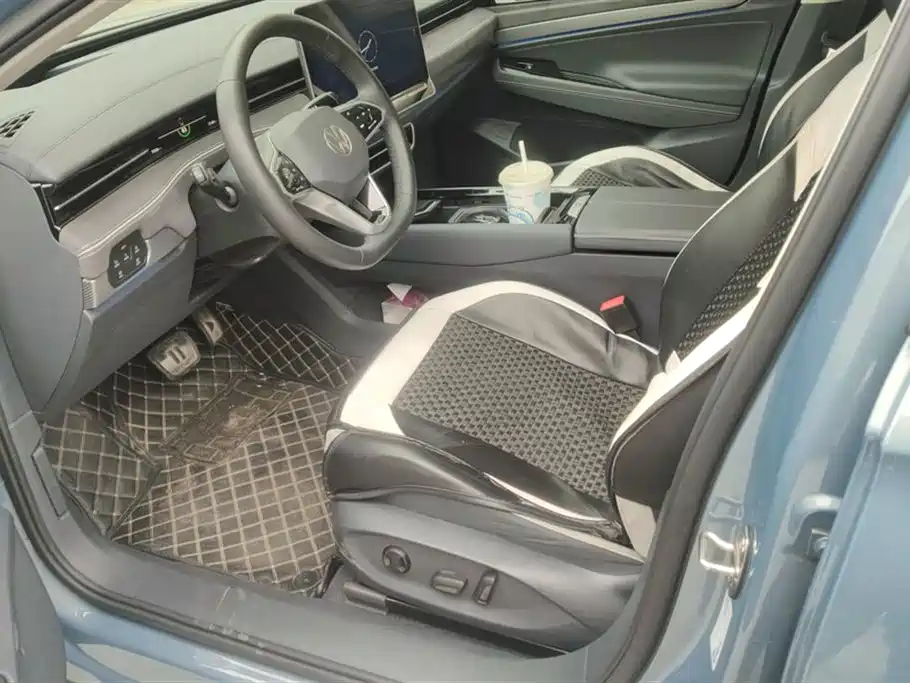 VOLKSWAGEN ID.7 VIZZION