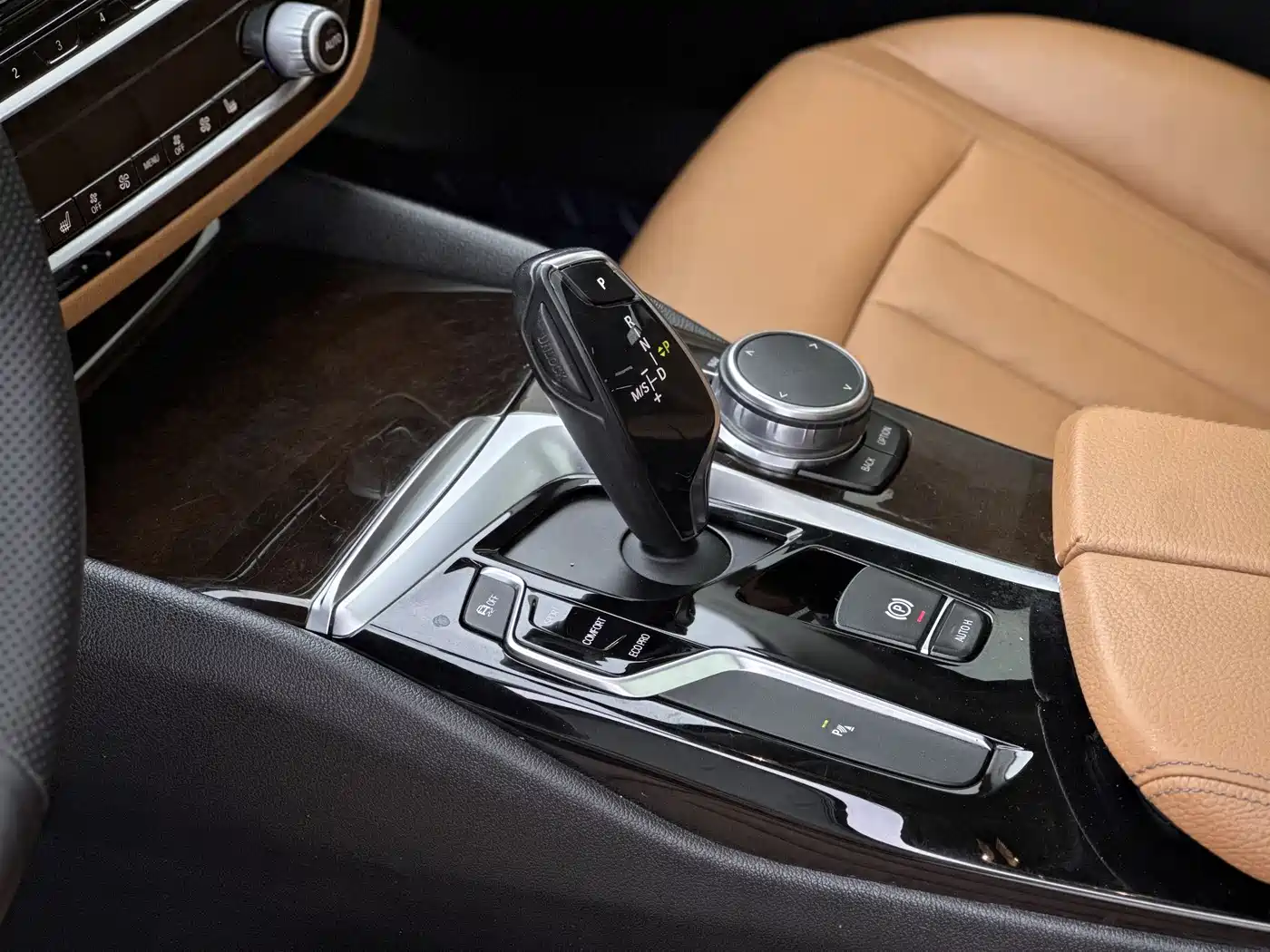 BMW 5 Series 2018 528Li Launch Special Edition фото 6
