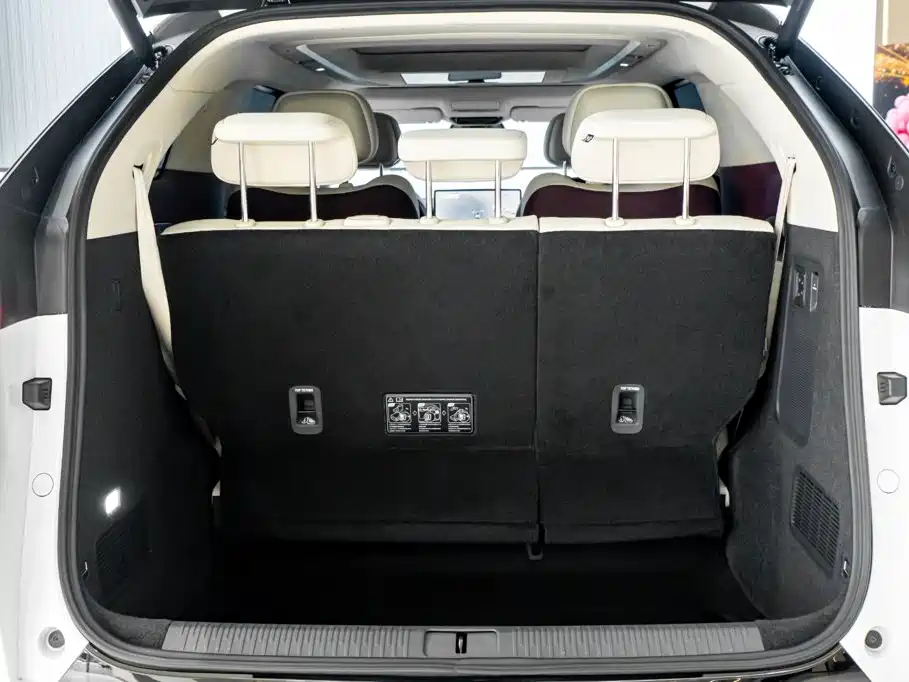 XPeng X9 2026 2025 Extended Range Edition