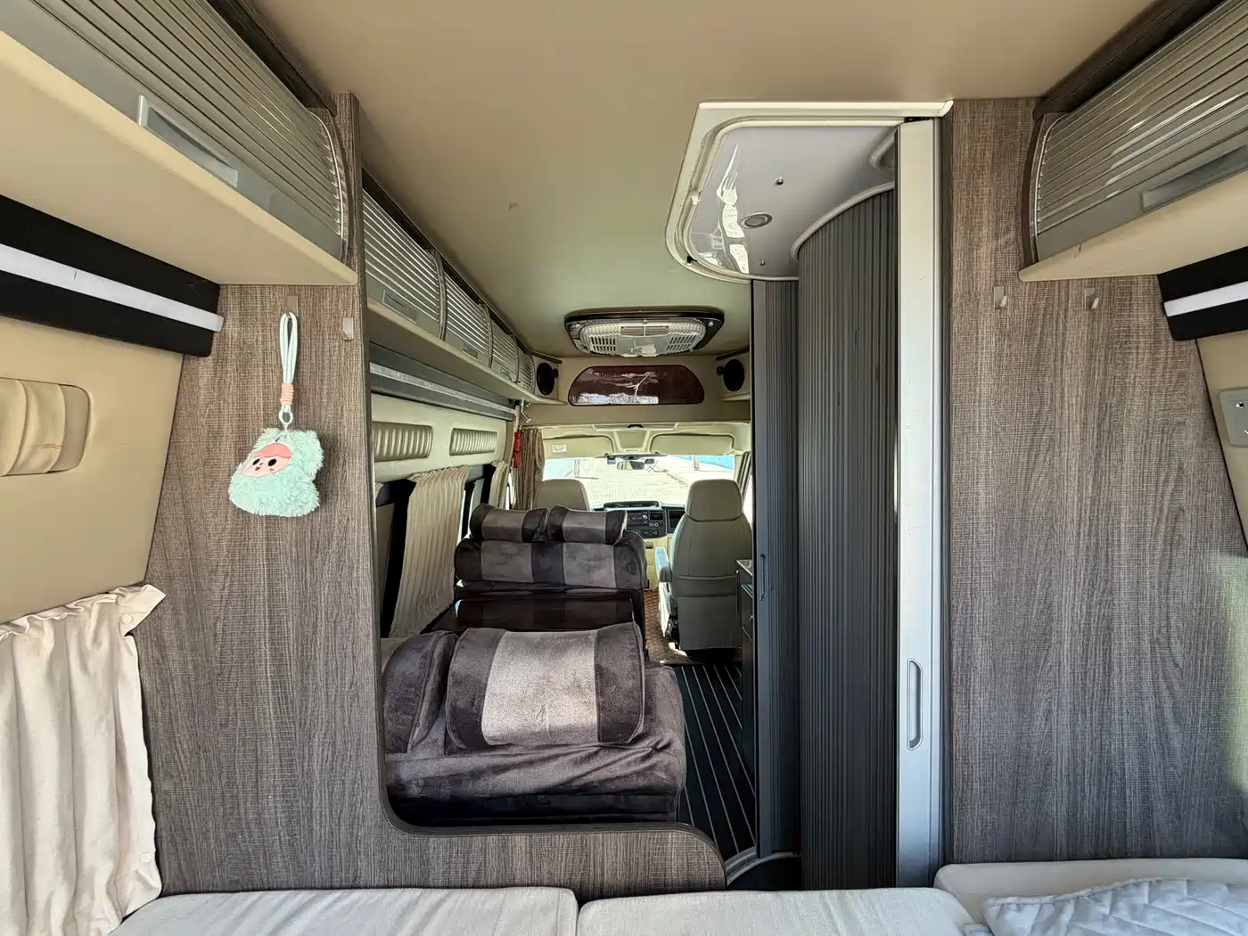 Ford New Generation Transit 2018 2016 Model 2.2T Long Wheelbase 6-Seater High-Roof Multi-Purpose Vehicle