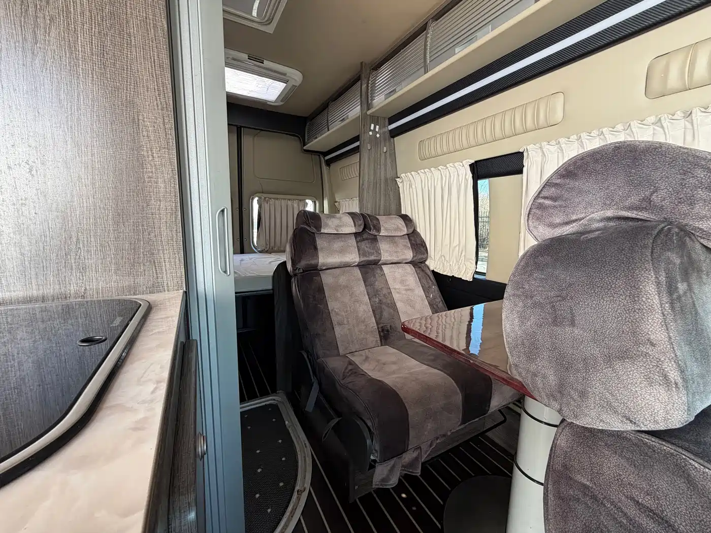 Ford New Generation Transit 2018 2016 Model 2.2T Long Wheelbase 6-Seater High-Roof Multi-Purpose Vehicle