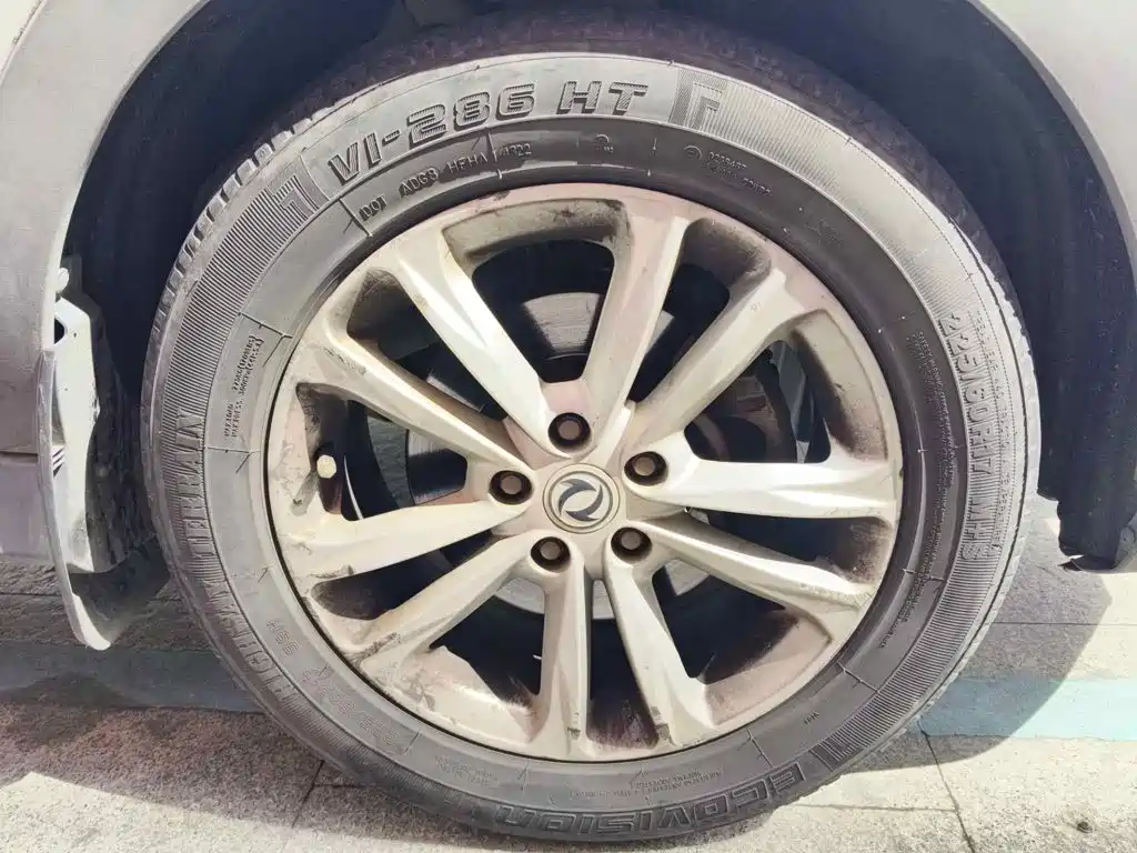 Dongfeng Fengguang Fengguang 580Pro 2019 2020 280TGDI CVT Driving Leader