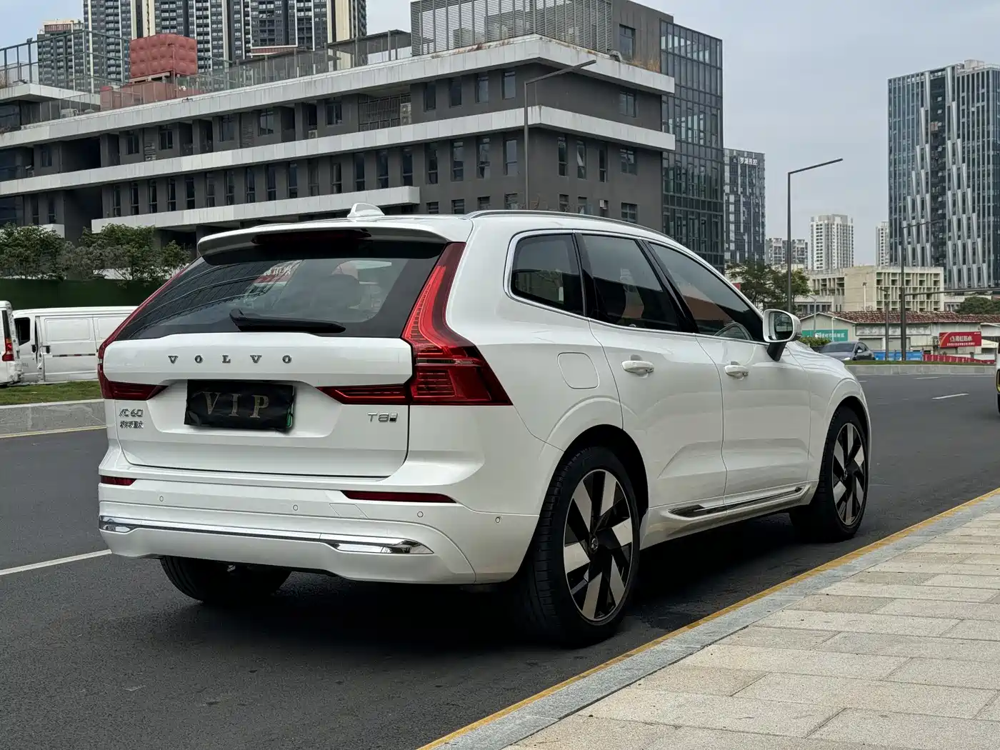 VOLVO XC60 PLUG IN HYBRID