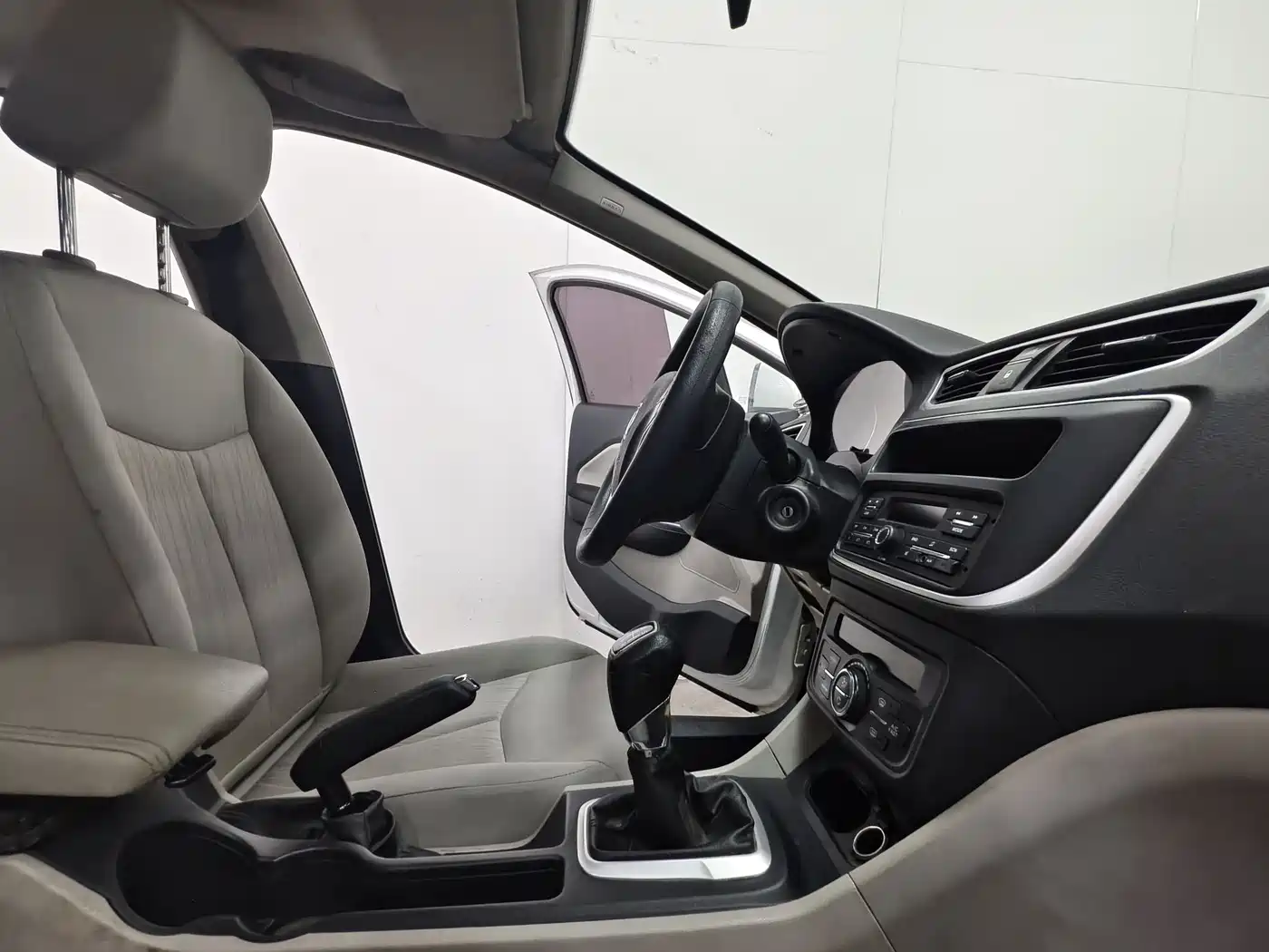 Dongfeng Aeolus L60 2017 2015 1.8L Manual New Enjoyment Type
